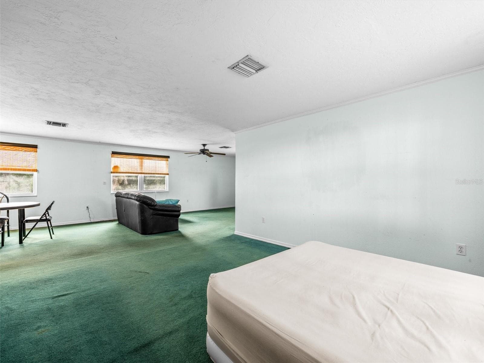 Back apartment flex space - 5812 MISSOURI AVE, NEW PORT RICHEY