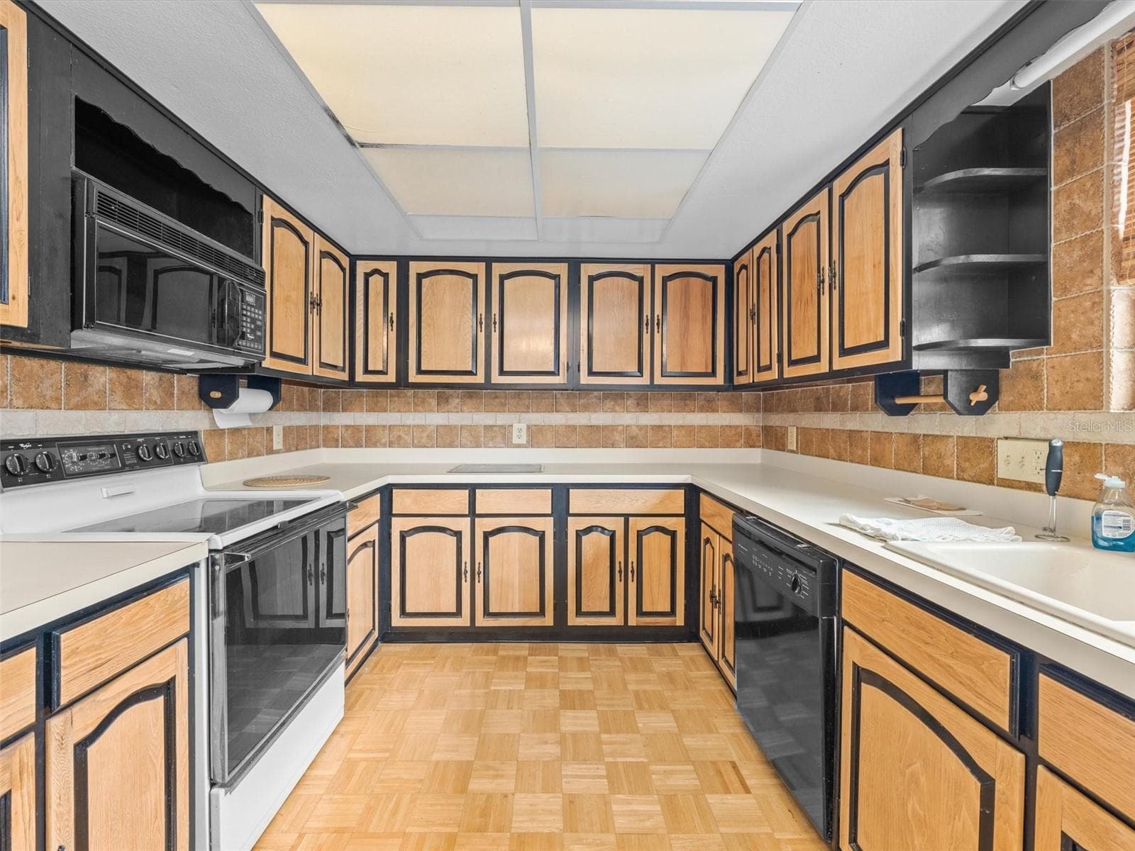 Back Apartment Kitchen - 5812 MISSOURI AVE, NEW PORT RICHEY