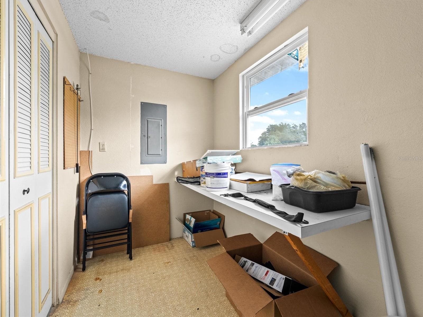 Back apartment Laundry room - 5812 MISSOURI AVE, NEW PORT RICHEY