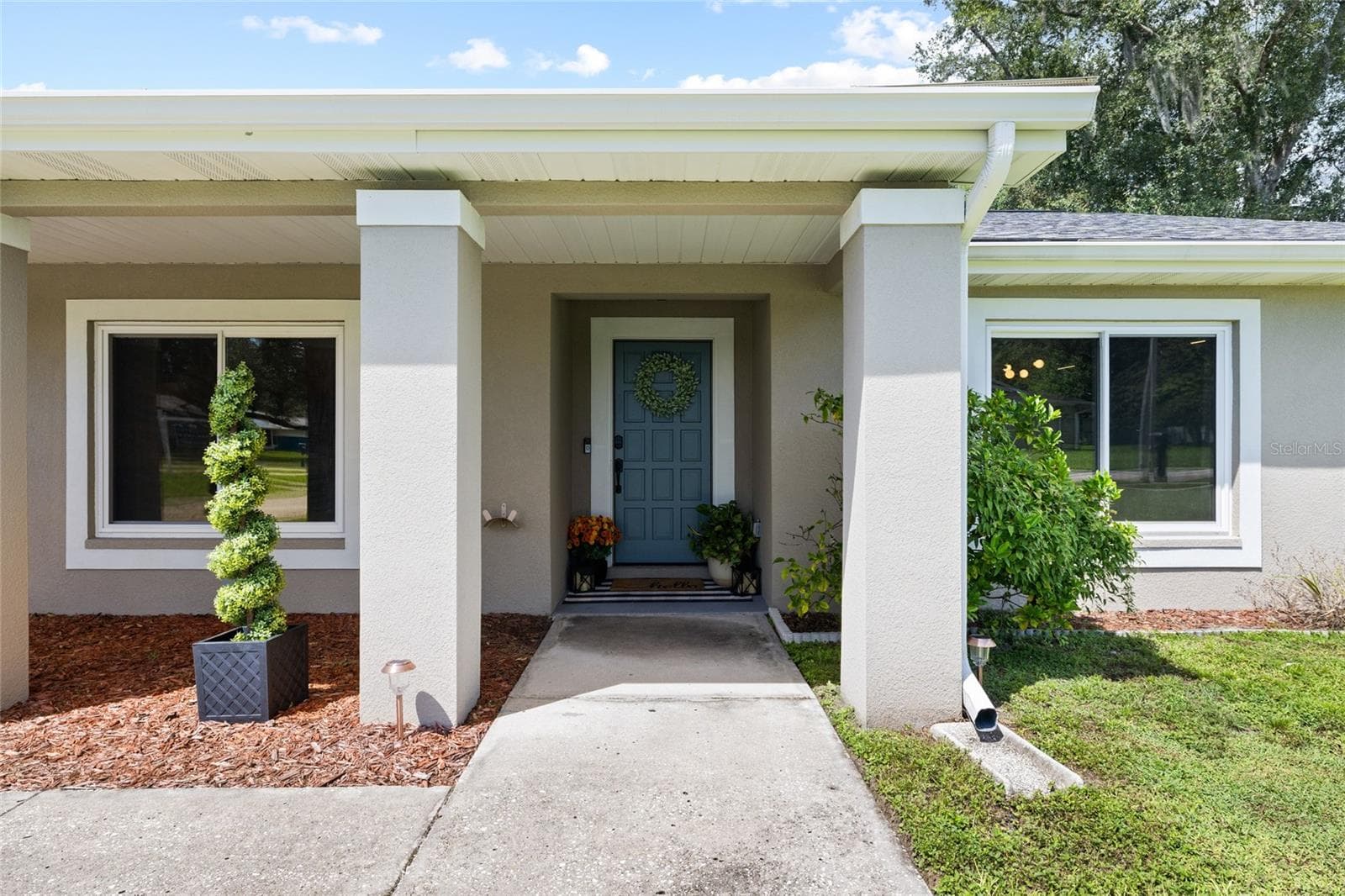 Single Family Residence at 7231 WOODBROOK DR, TAMPA, photo 6 of 52