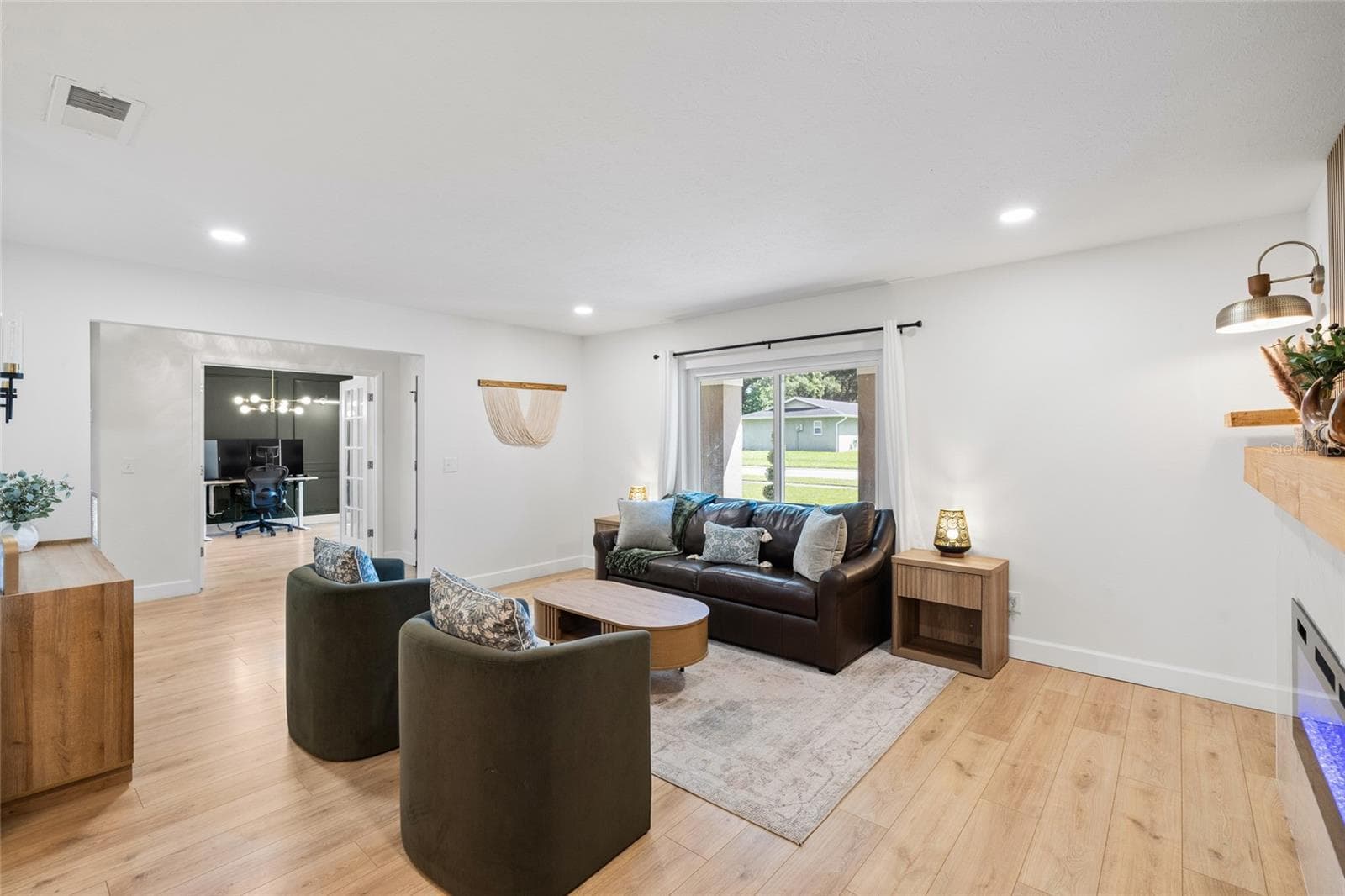 Single Family Residence at 7231 WOODBROOK DR, TAMPA, photo 11 of 52