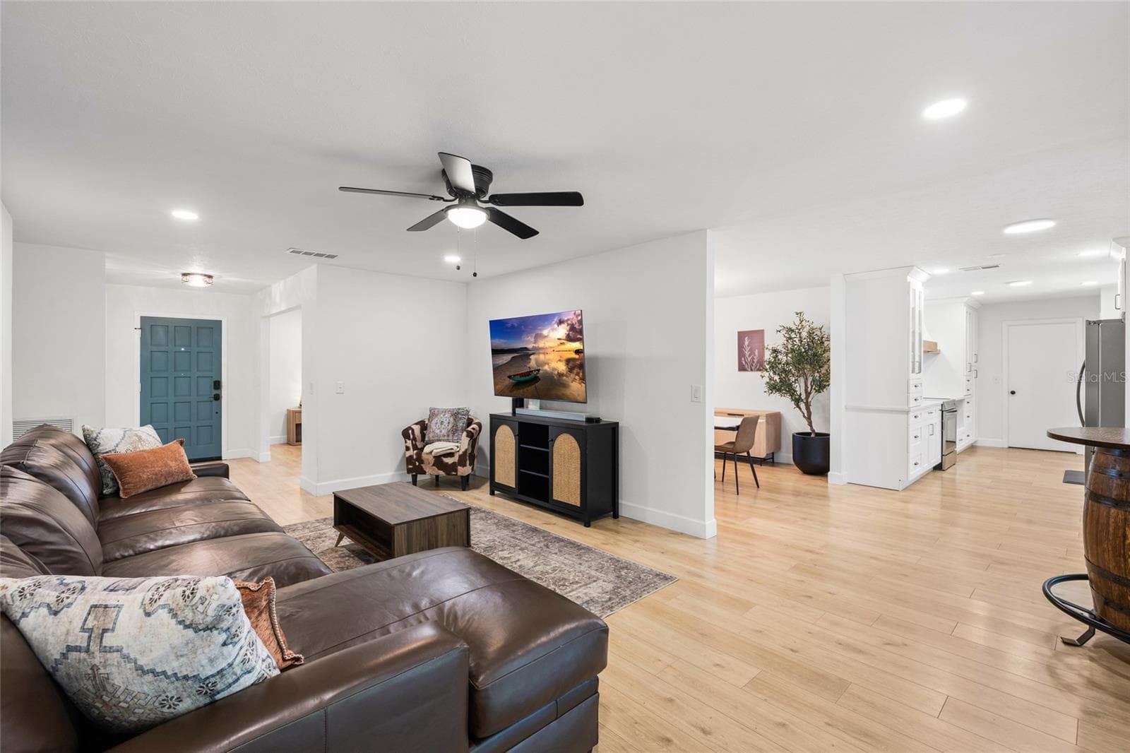 Single Family Residence at 7231 WOODBROOK DR, TAMPA, photo 18 of 52