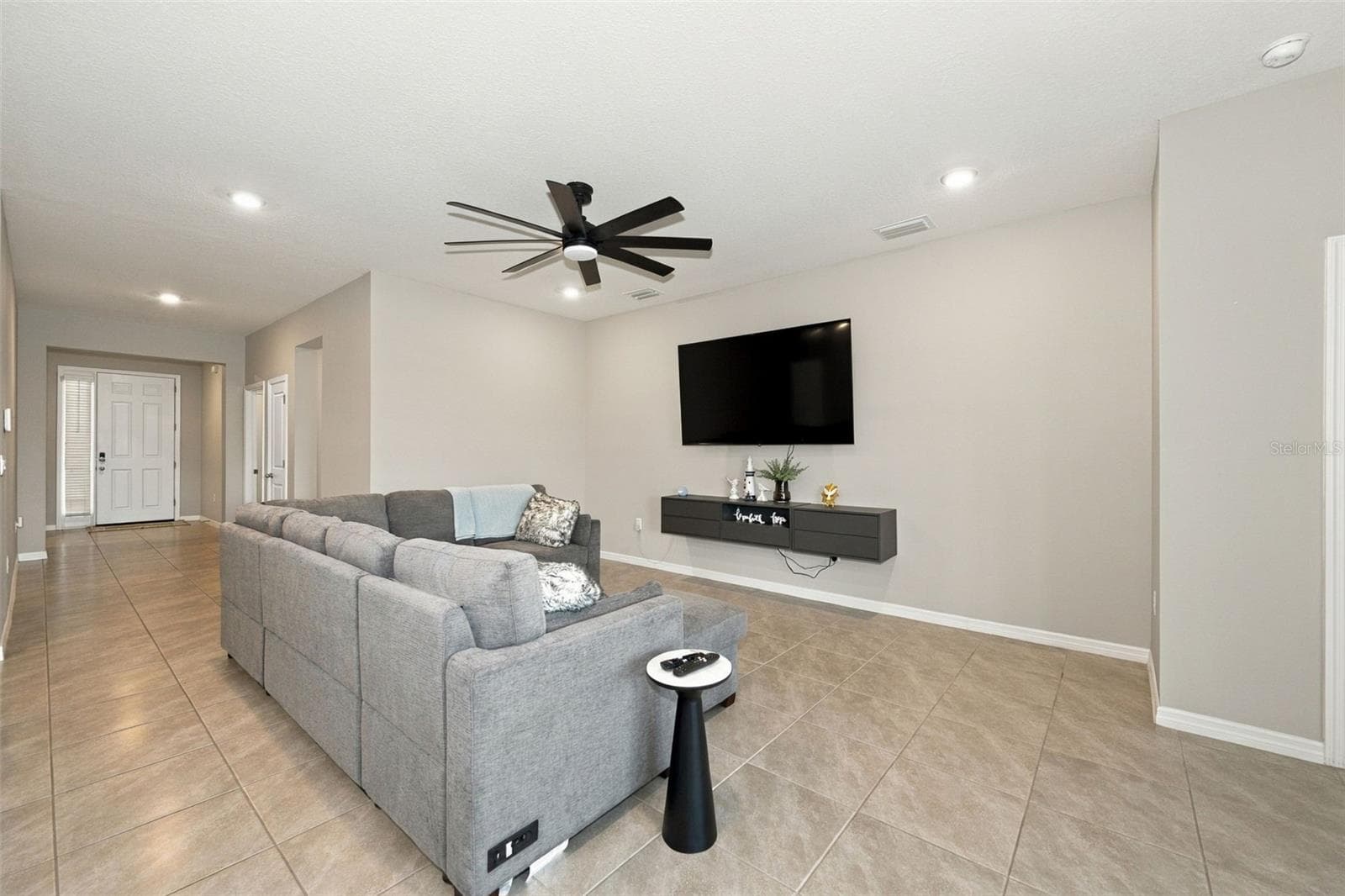 Single Family Residence at 16633 MOONER PLANK CIR, WIMAUMA, photo 15 of 61