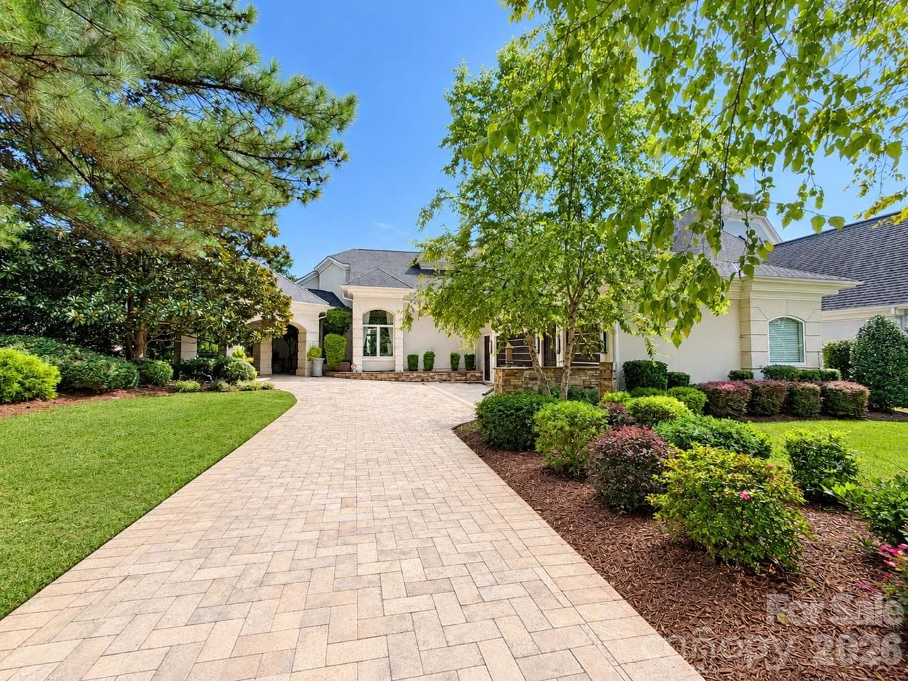 Single Family Residence at 17532 Sail View Drive, Cornelius, photo 2 of 9