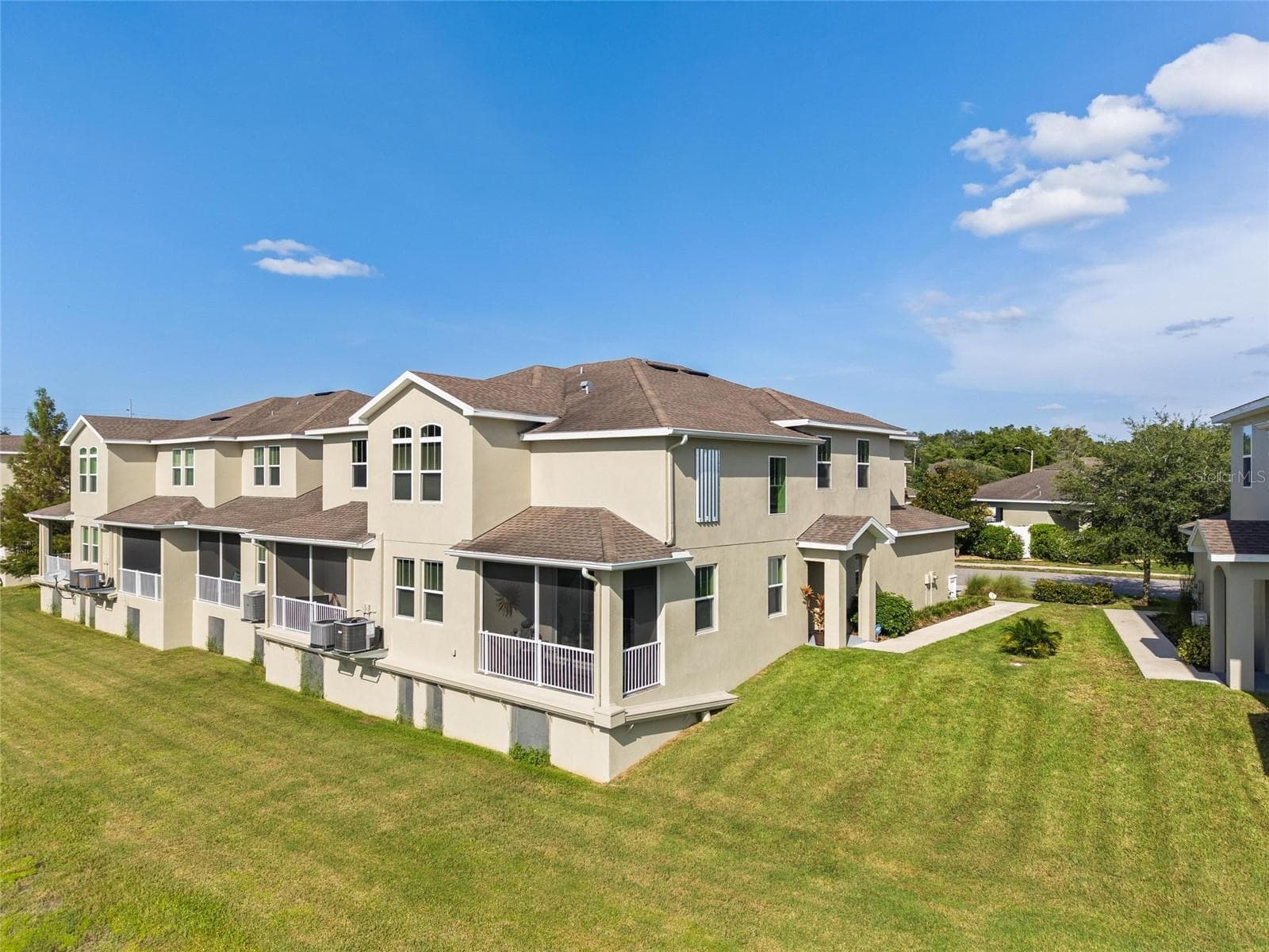 Townhouse at 1934 LAKE RIDGE BLVD, CLEARWATER, photo 4 of 28