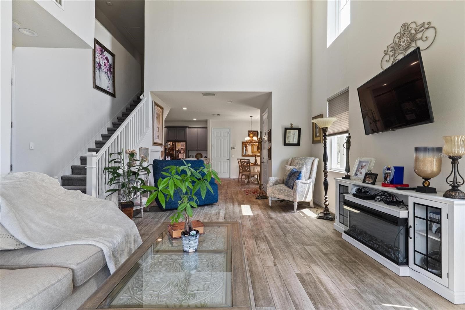 living room - 1934 LAKE RIDGE BLVD, CLEARWATER