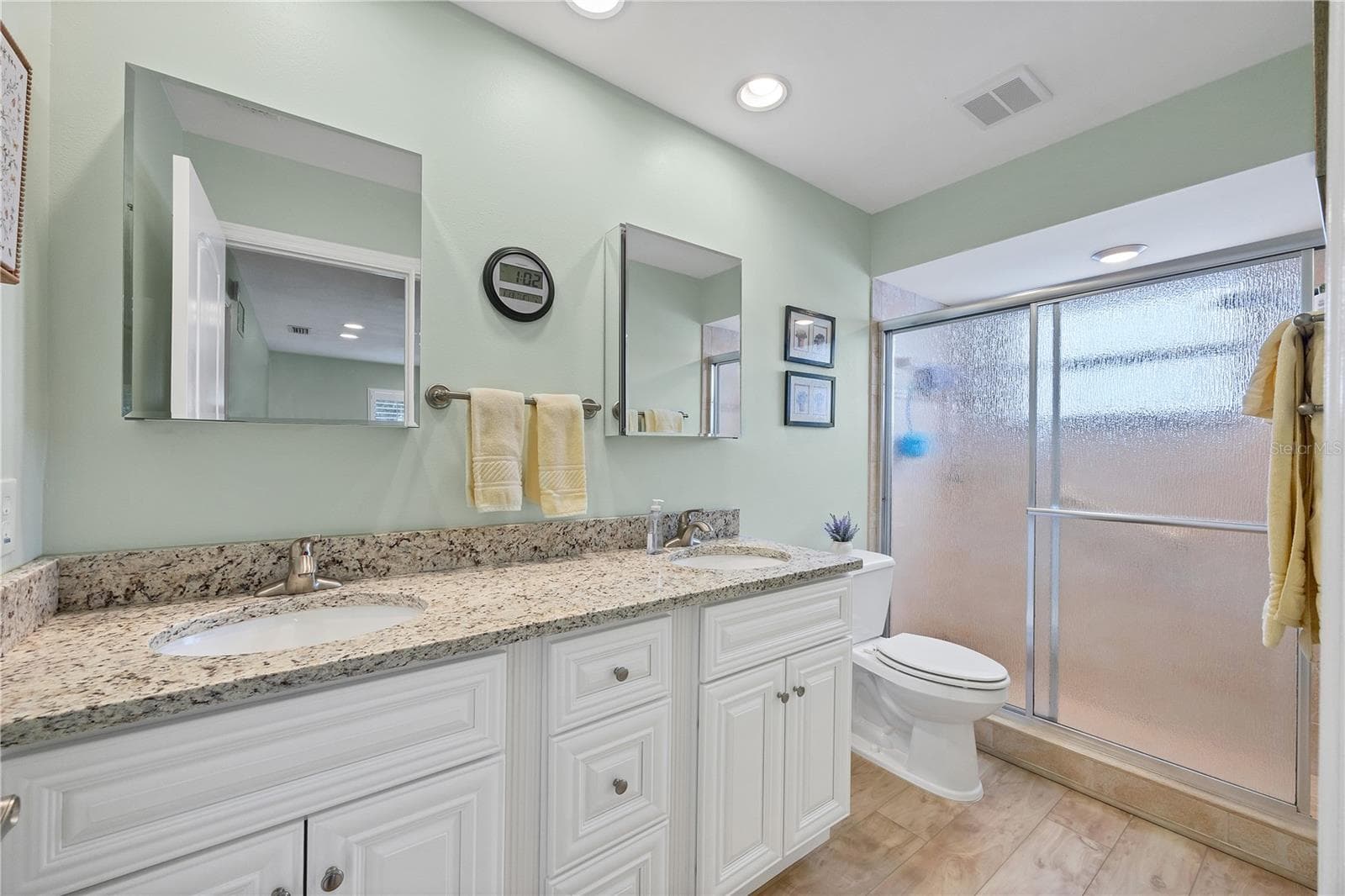 Primary en suite bathroom - 4021 OAKHURST DR #3121, SARASOTA