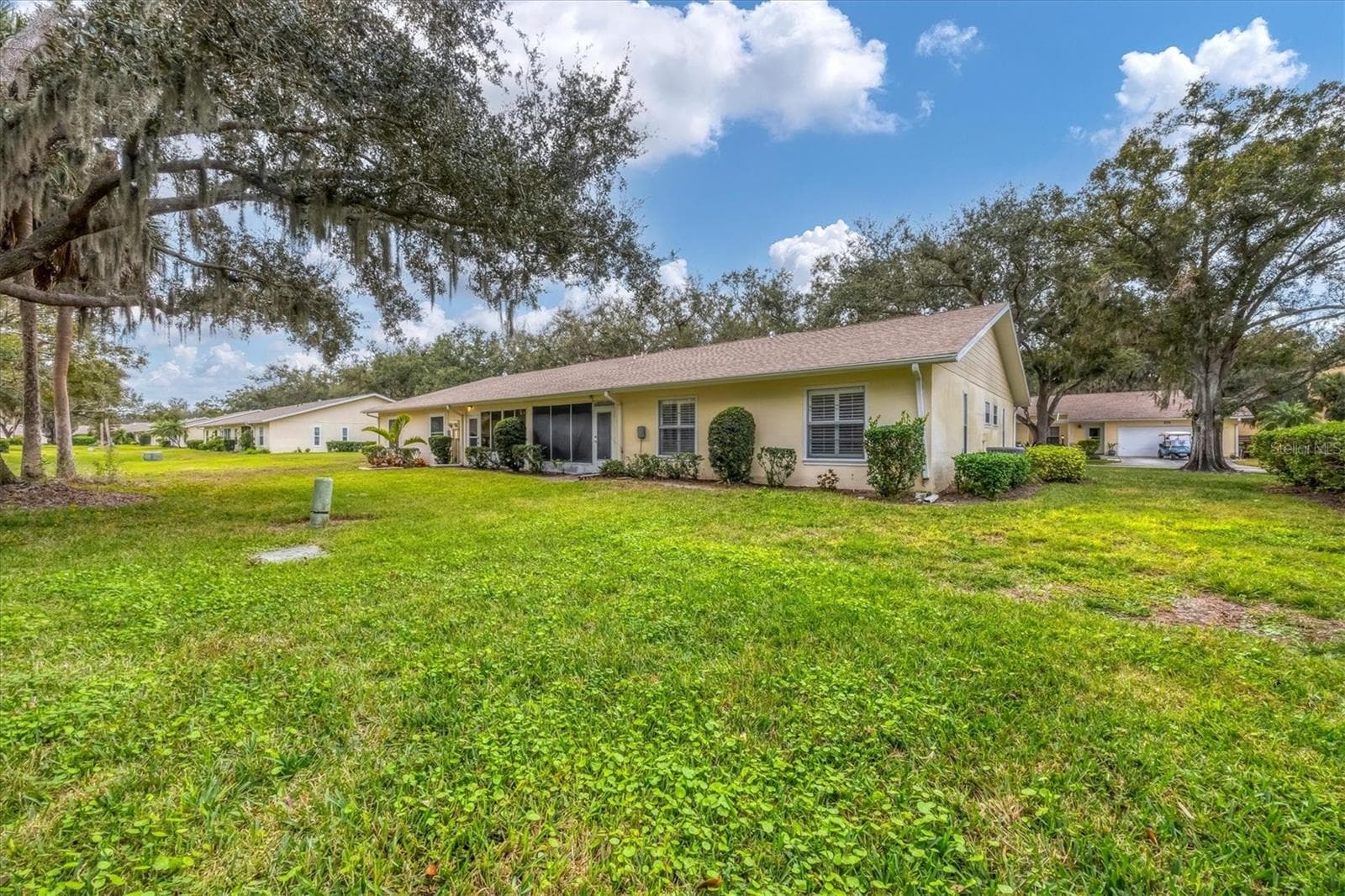 Back yard - 4021 OAKHURST DR #3121, SARASOTA