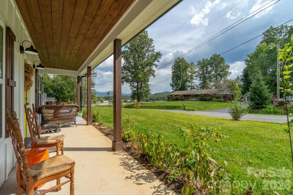 Single Family Residence at 190 FORT HEMBREE Road, Hayesville, photo 4 of 18