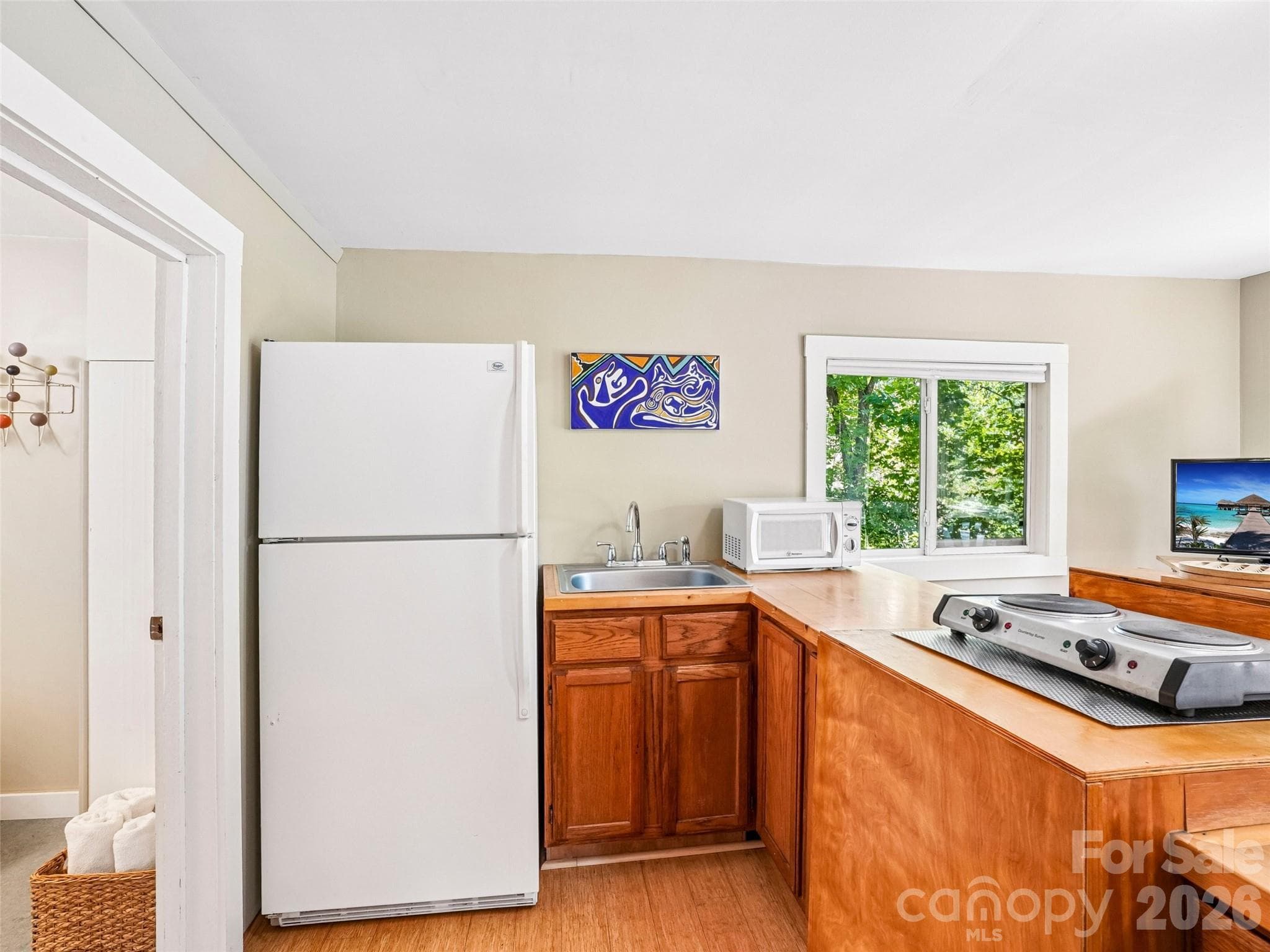 Cottage kitchen - 75 Cisco Road, Asheville