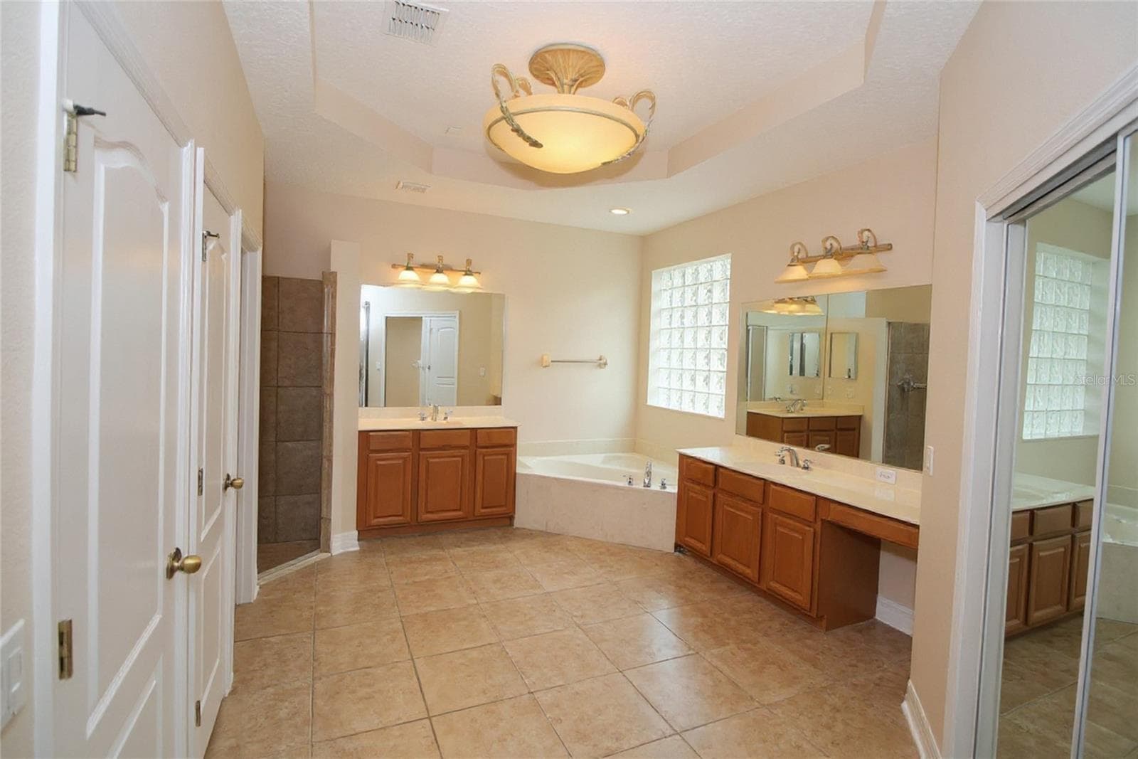 PRIMARY BATHROOM - 2461 WOODBARK ST, APOPKA