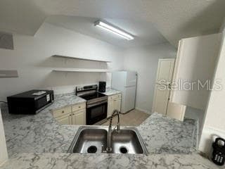 kitchen 4 - 5536 METROWEST BLVD #8-101, ORLANDO