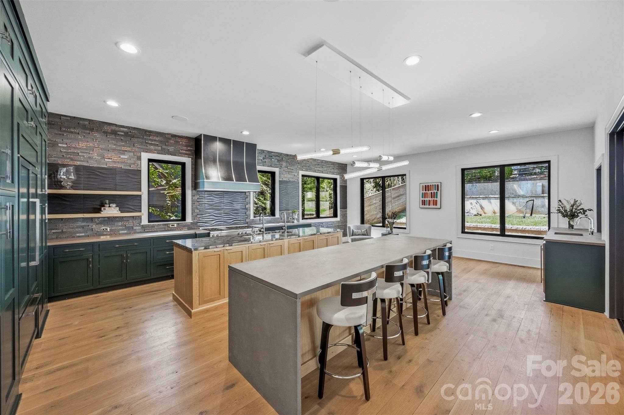 Single Family Residence at 3416 Windsor Drive, Charlotte, photo 8 of 48