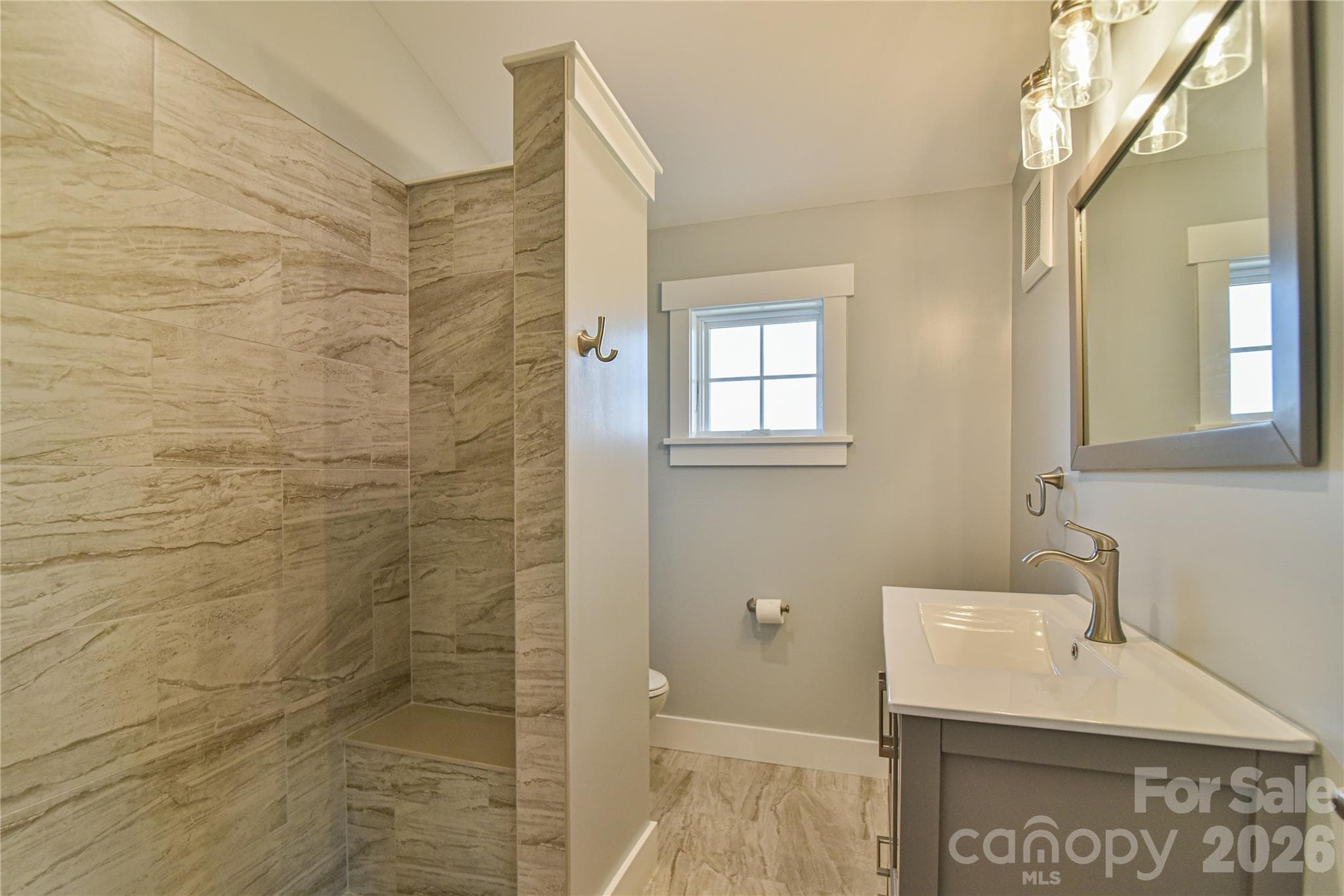 Single Family Residence at 71 Crossings Circle, Fairview, photo 21 of 48