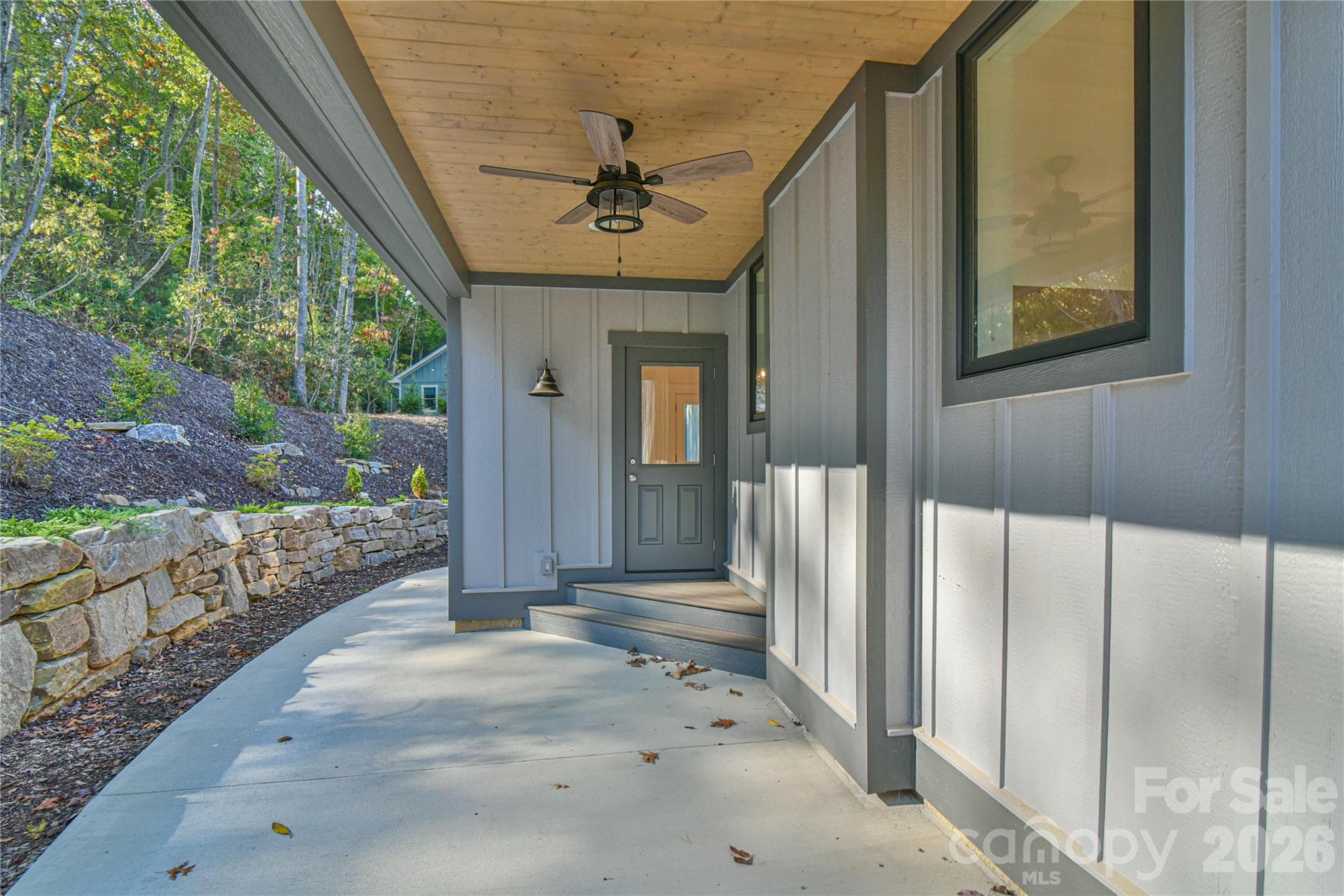 Single Family Residence at 71 Crossings Circle, Fairview, photo 10 of 48