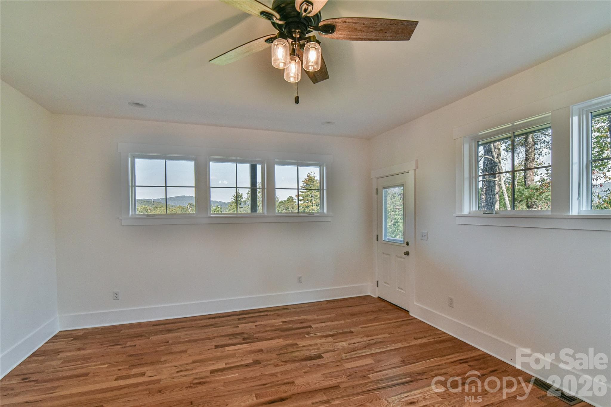 Single Family Residence at 71 Crossings Circle, Fairview, photo 12 of 48