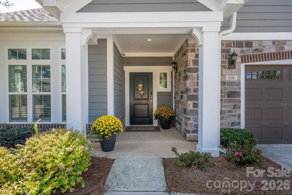 Single Family Residence at 118 Mercyview Lane, Mooresville, photo 2 of 35