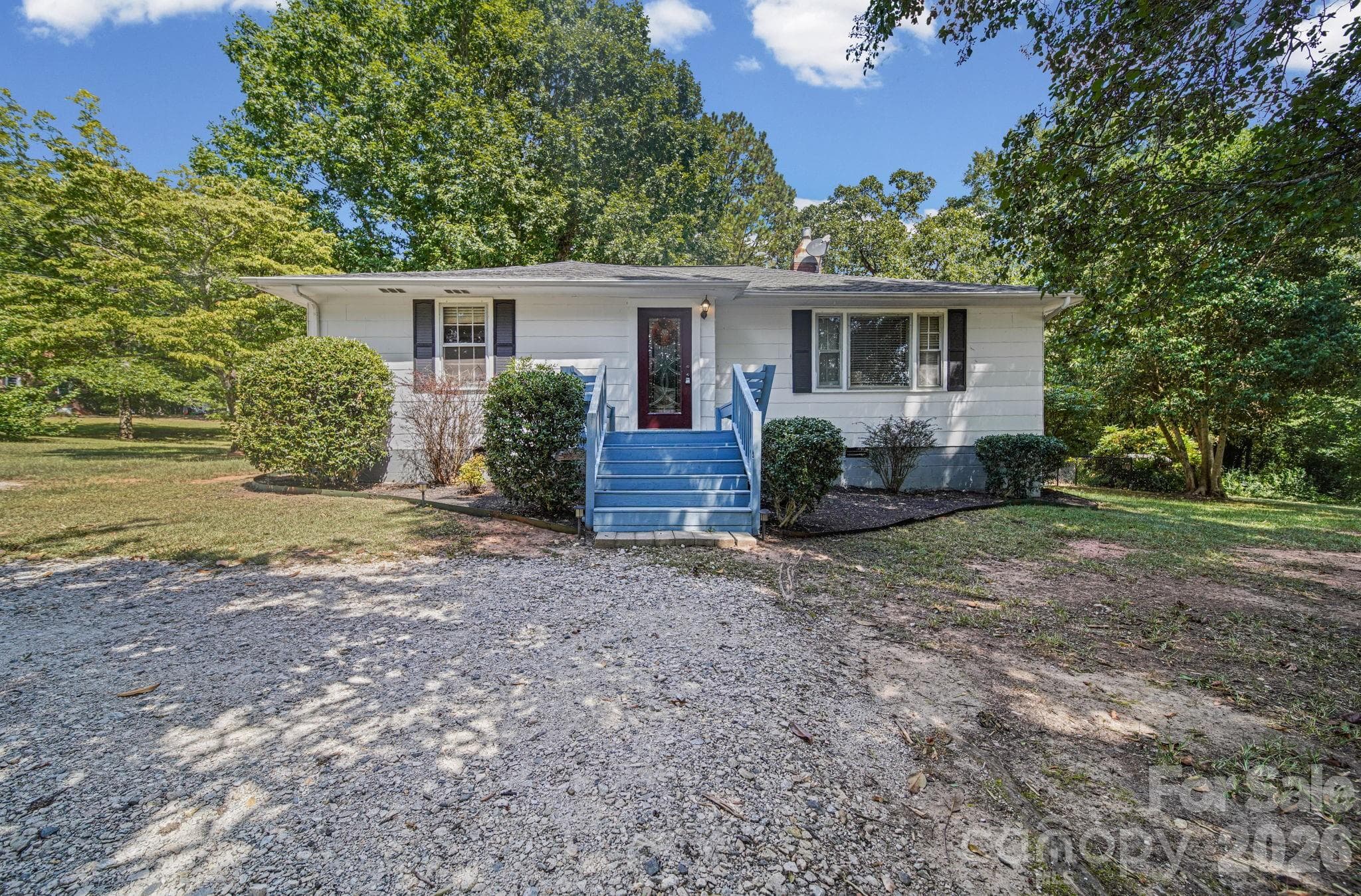 823 Great Falls Highway
