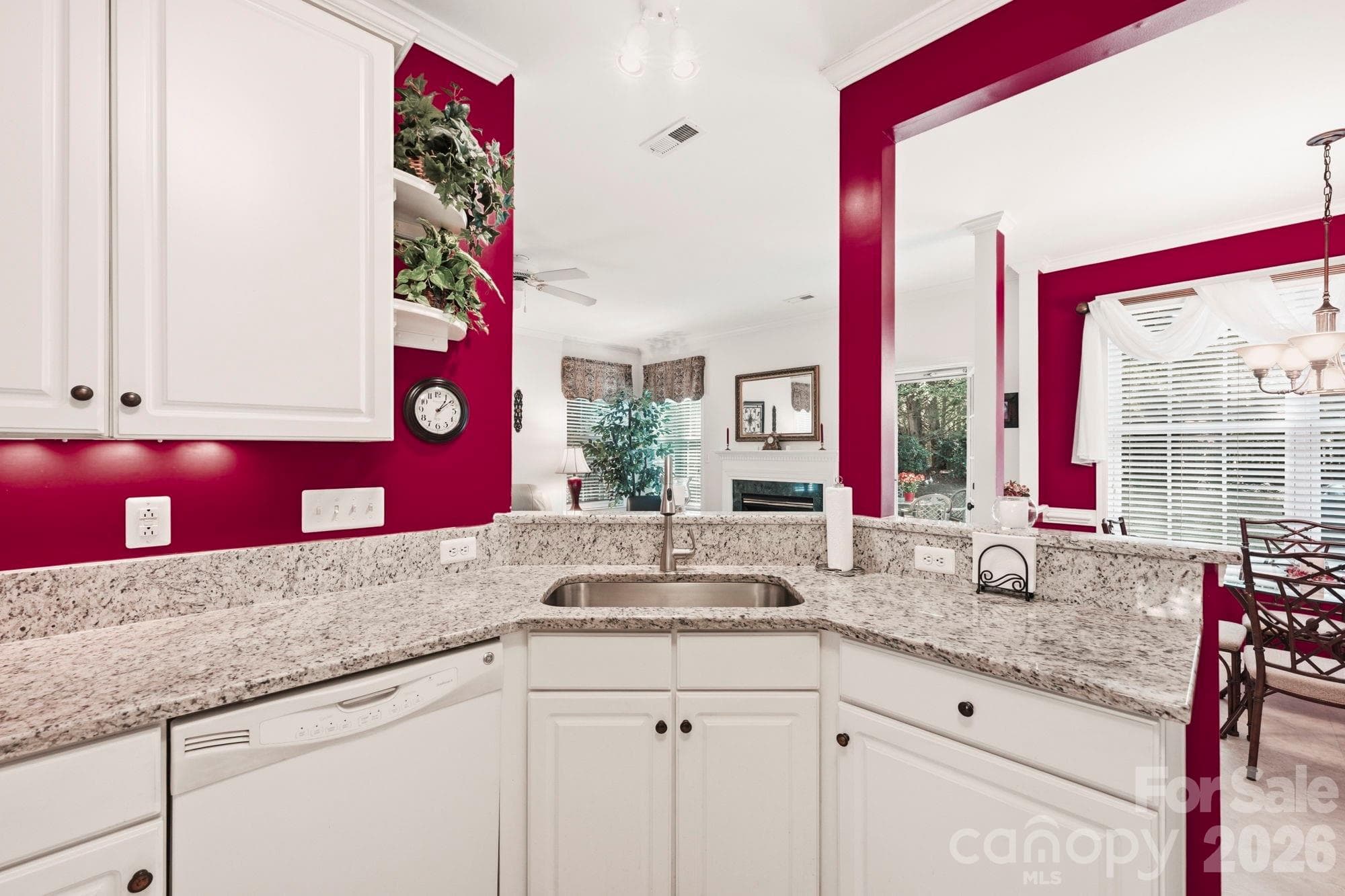 Single Family Residence at 10018 Glencrest Drive, Huntersville, photo 7 of 34