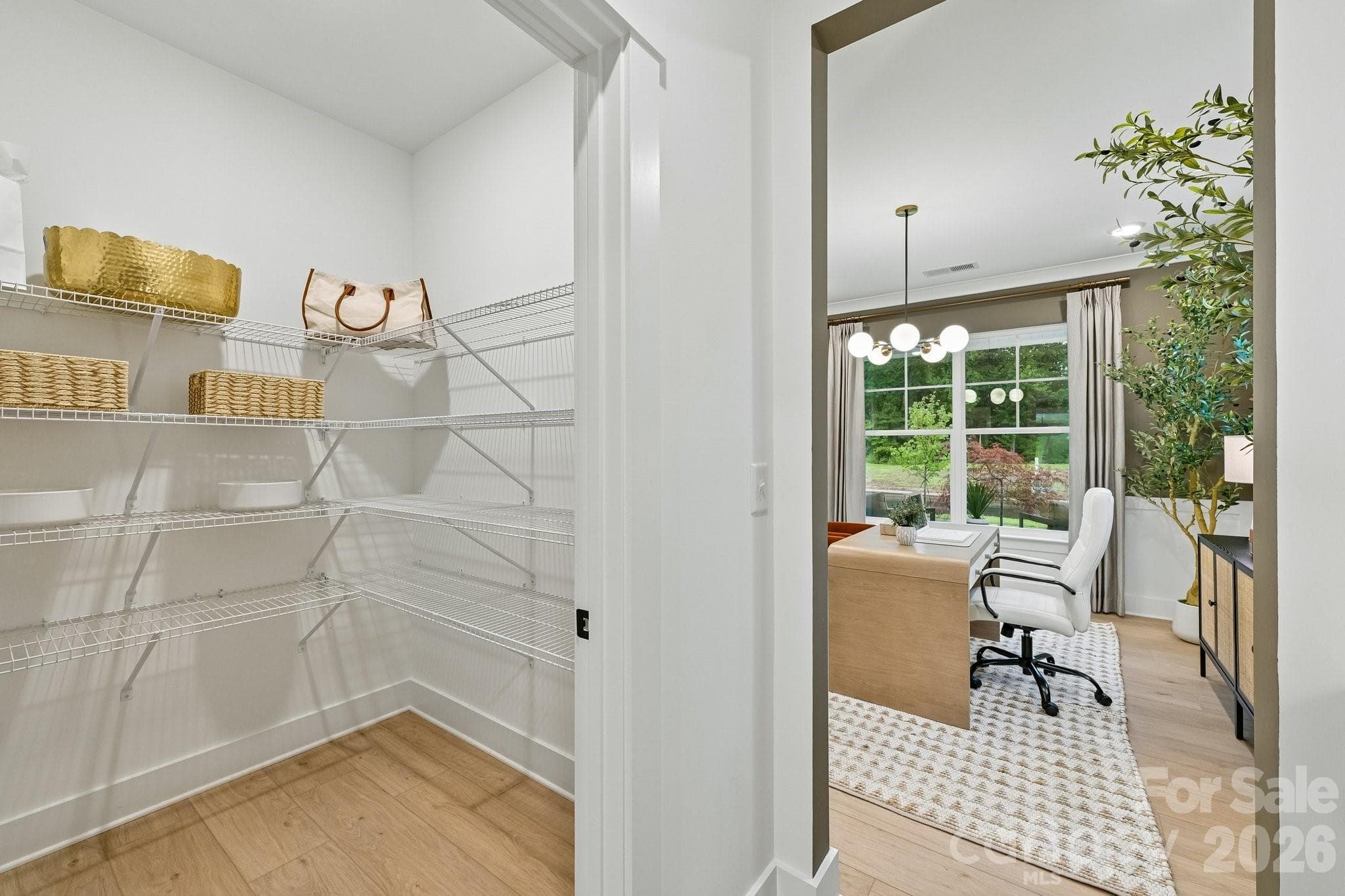 Single Family Residence at 2818 Shenandoah Avenue, Charlotte, photo 16 of 27