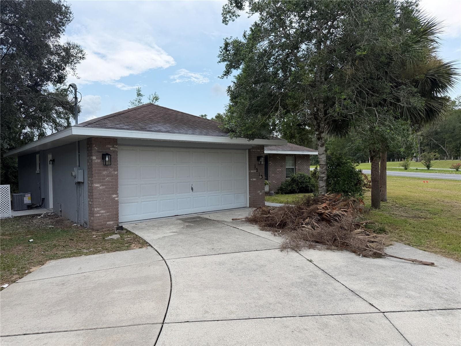 1213 W SORRENTO DR