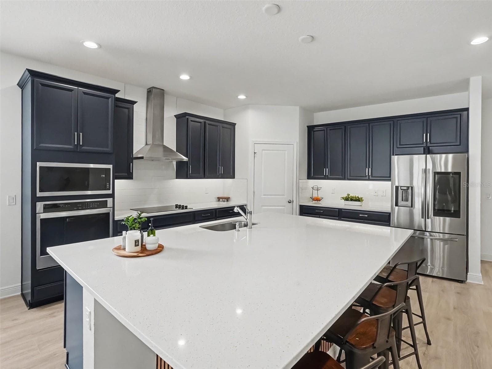 Huge Kitchen Island - 4484 LIONS GATE AVE, CLERMONT