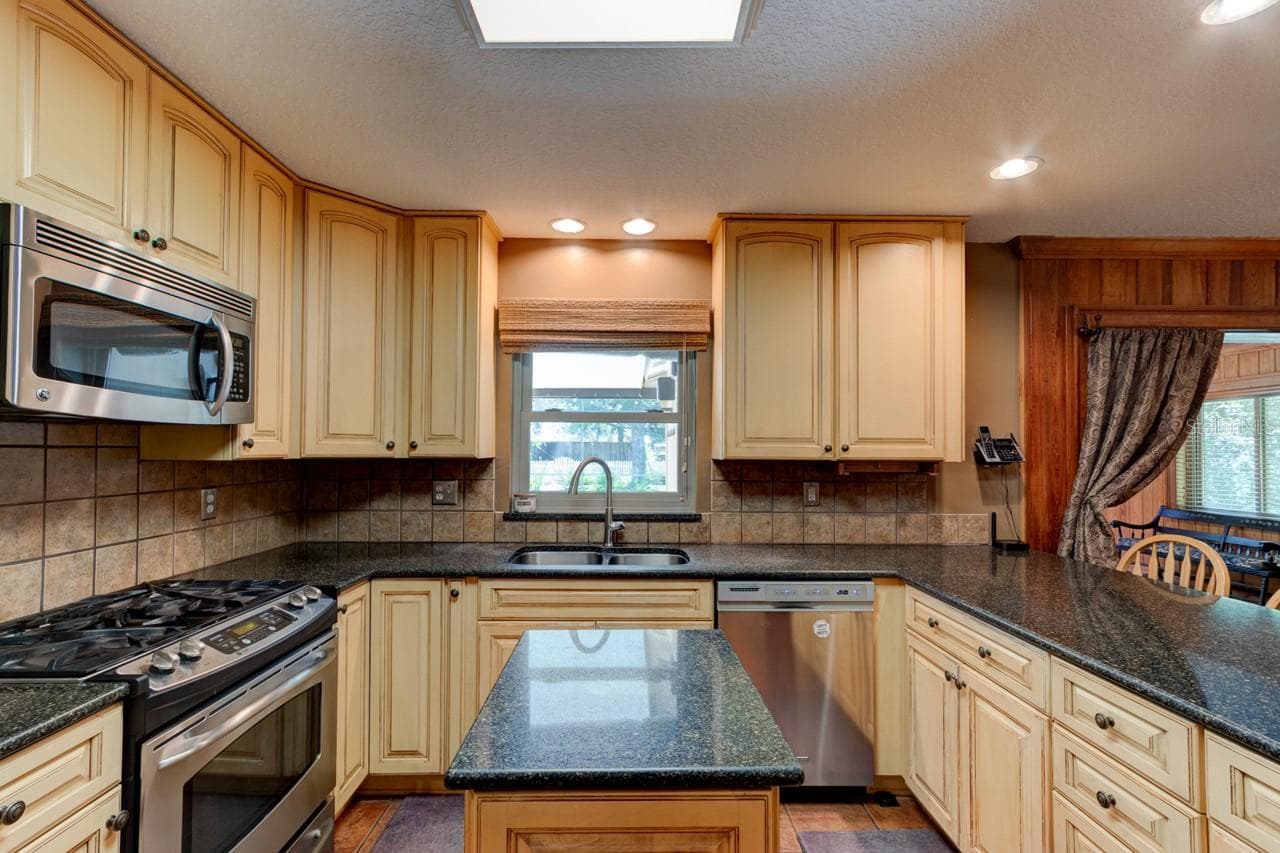 Single Family Residence at 1525 HARMONY AVE, ORMOND BEACH, photo 18 of 34