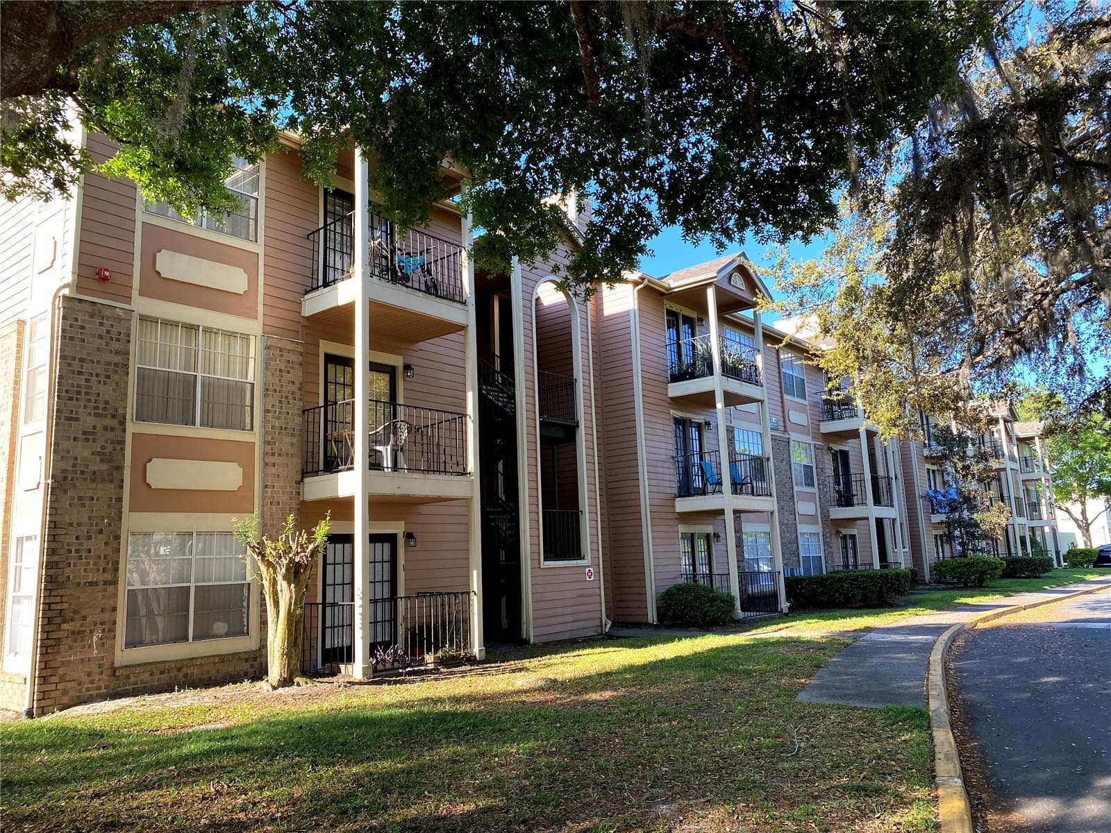 WATERFORD LNDG CONDO