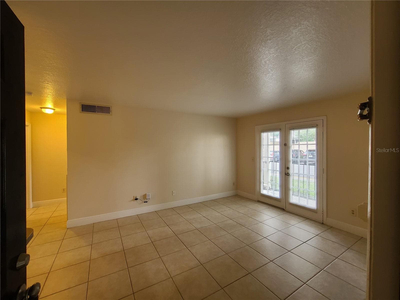 Condominium at WATERFORD LNDG CONDO, ORLANDO, photo 2 of 21