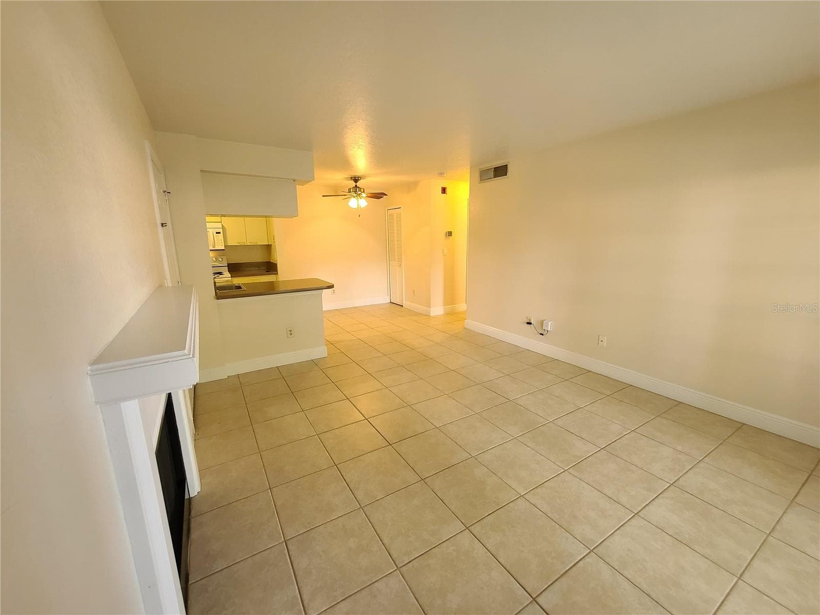 Condominium at WATERFORD LNDG CONDO, ORLANDO, photo 3 of 21