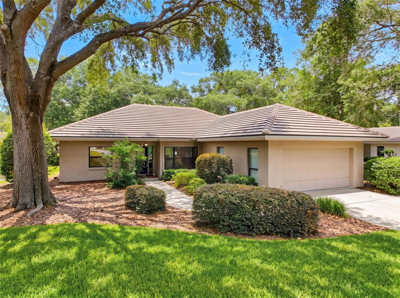 2961 W PLANTATION PINES CT