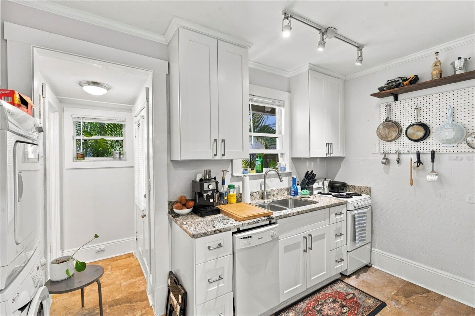 Single Family Residence at 406 10TH AVE NE, ST PETERSBURG, photo 21 of 48