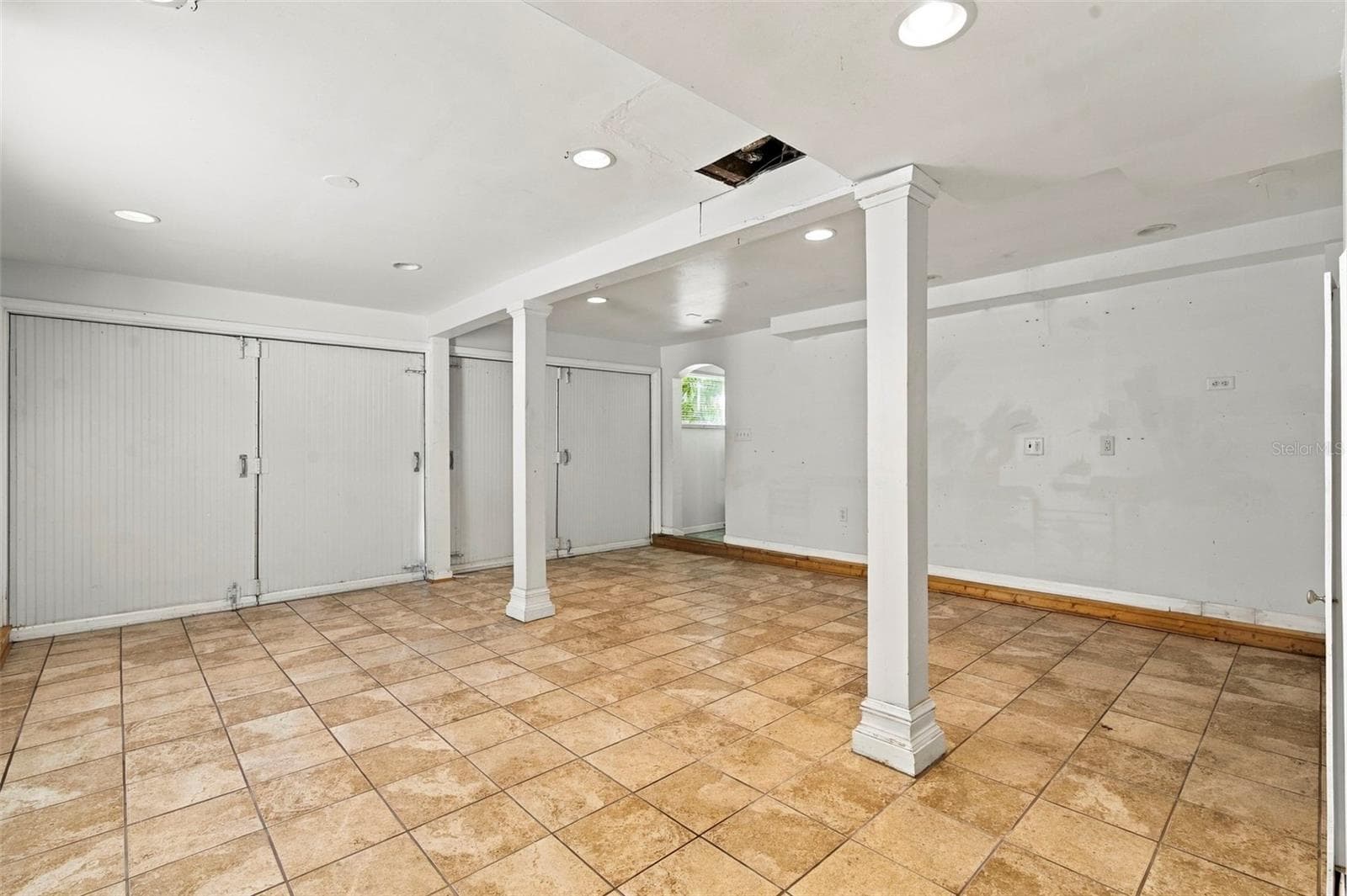 Single Family Residence at 406 10TH AVE NE, ST PETERSBURG, photo 37 of 48