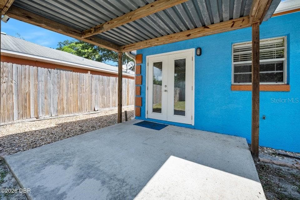 Single Family Residence at 1324 GRANADA AVE, DAYTONA BEACH, photo 4 of 31
