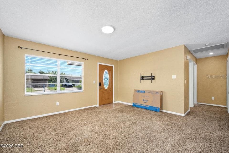 Single Family Residence at 1324 GRANADA AVE, DAYTONA BEACH, photo 6 of 31