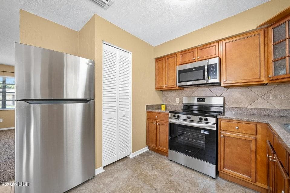 Single Family Residence at 1324 GRANADA AVE, DAYTONA BEACH, photo 10 of 31