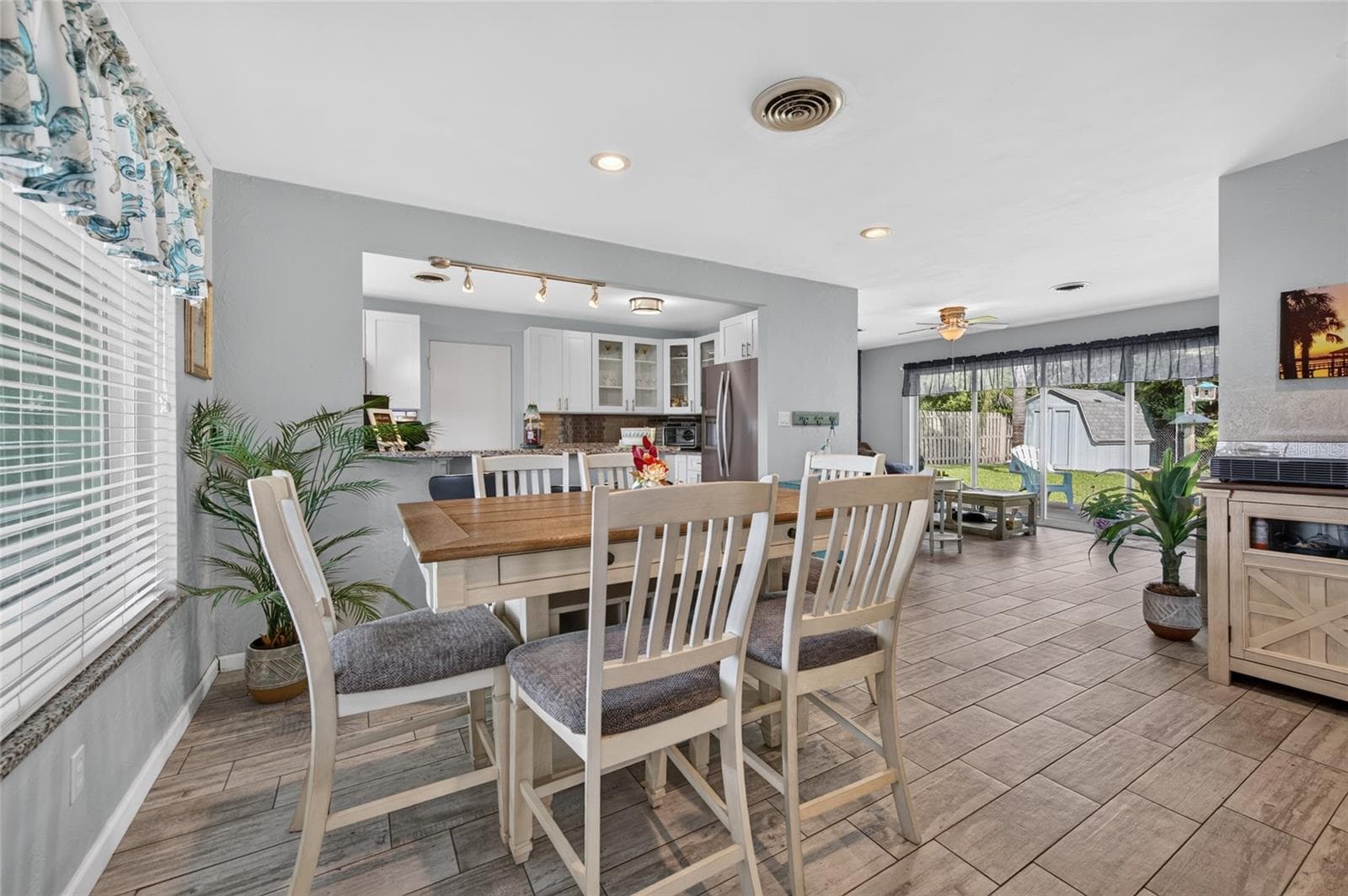 Single Family Residence at 53 RIVOCEAN DR, ORMOND BEACH, photo 4 of 16