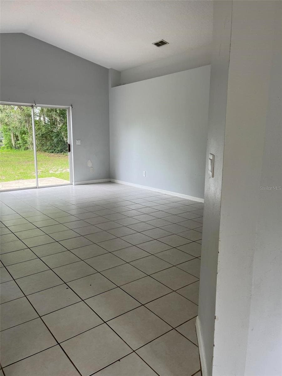 Single Family Residence at 2833 HARDENBERGH LN, EUSTIS, photo 3 of 8