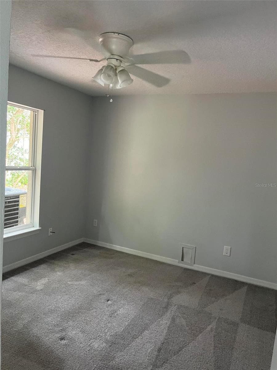 Single Family Residence at 2833 HARDENBERGH LN, EUSTIS, photo 6 of 8