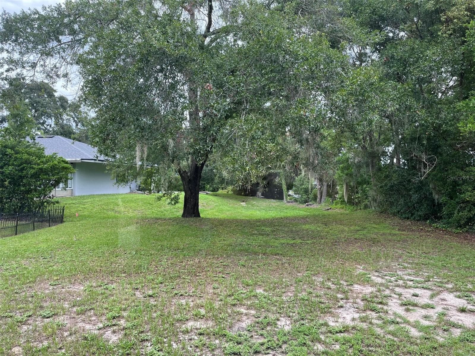 Single Family Residence at 2833 HARDENBERGH LN, EUSTIS, photo 7 of 8