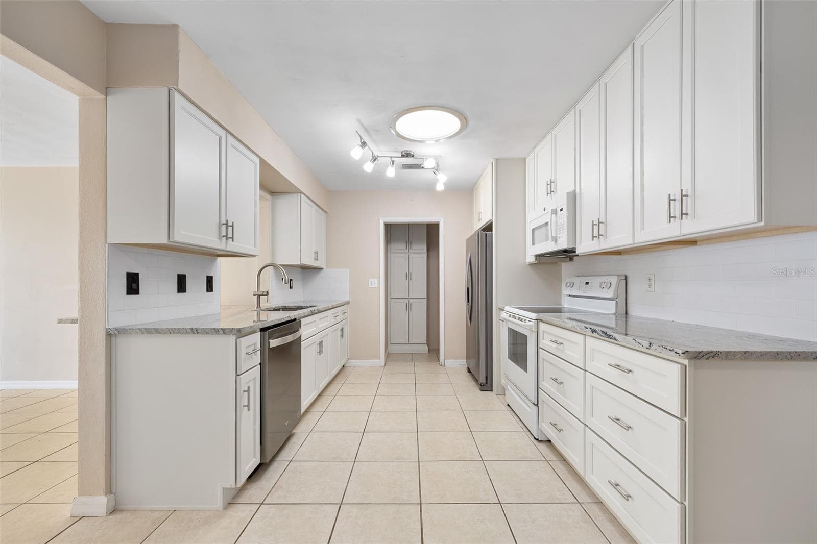 Brand new kitchen - 22 PLAZA DR, ORMOND BEACH