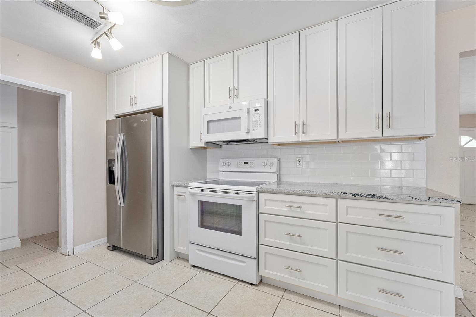 Brand new kitchen - 22 PLAZA DR, ORMOND BEACH