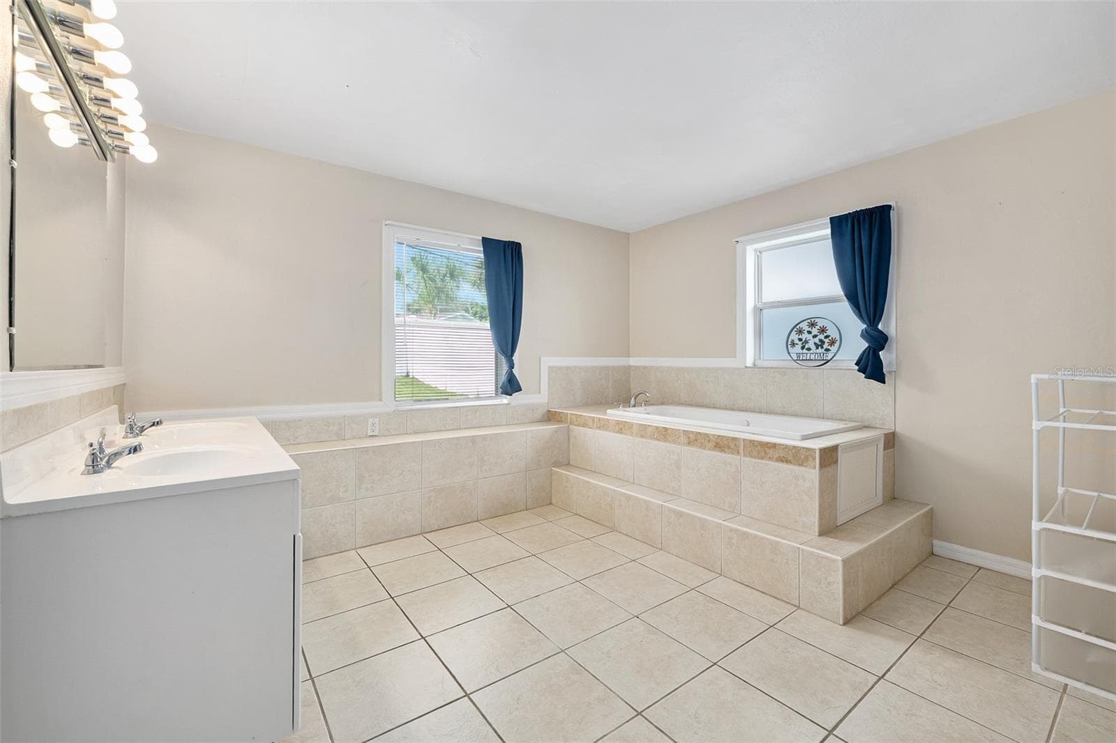1st Primary Bath - 22 PLAZA DR, ORMOND BEACH