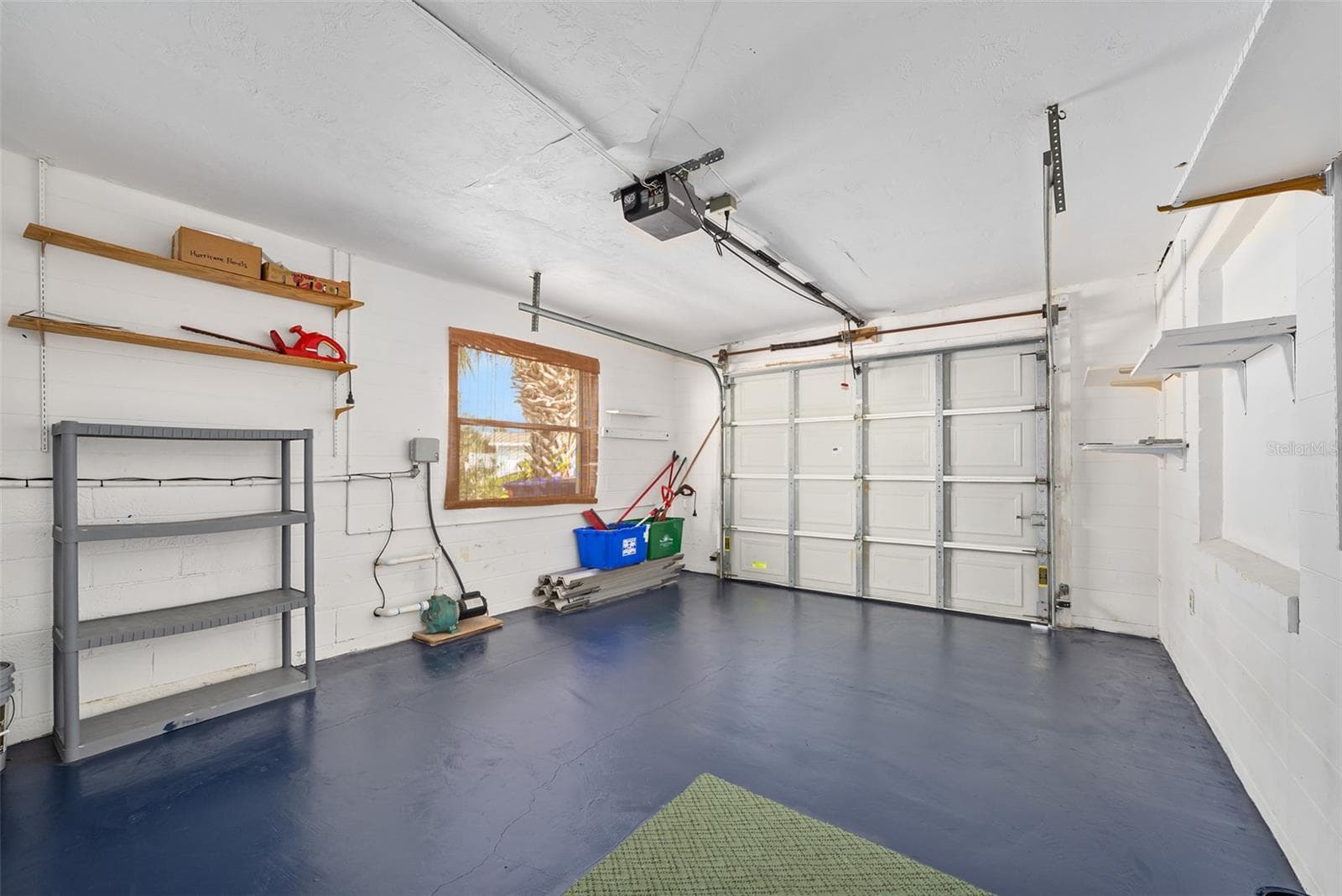 Immaculate garage! - 22 PLAZA DR, ORMOND BEACH