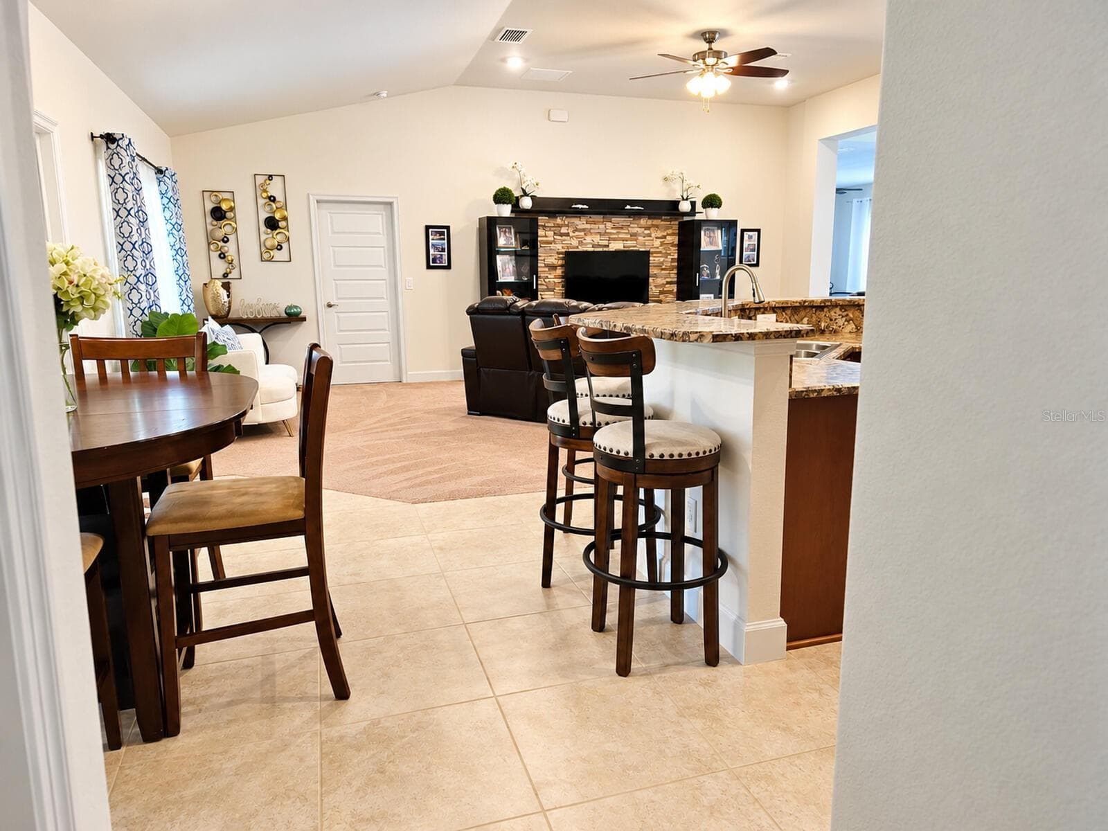 Single Family Residence at 16049 SE 89TH TER, SUMMERFIELD, photo 10 of 44