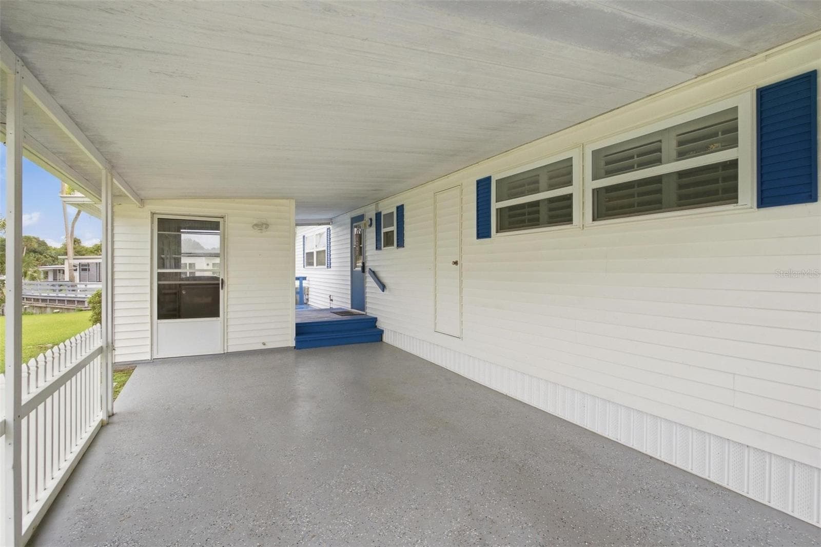 Mobile Home at 33 COCOS PLUMOSA DR, EUSTIS, photo 15 of 49