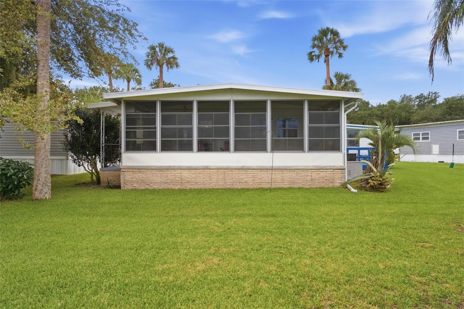 Mobile Home at 33 COCOS PLUMOSA DR, EUSTIS, photo 19 of 49