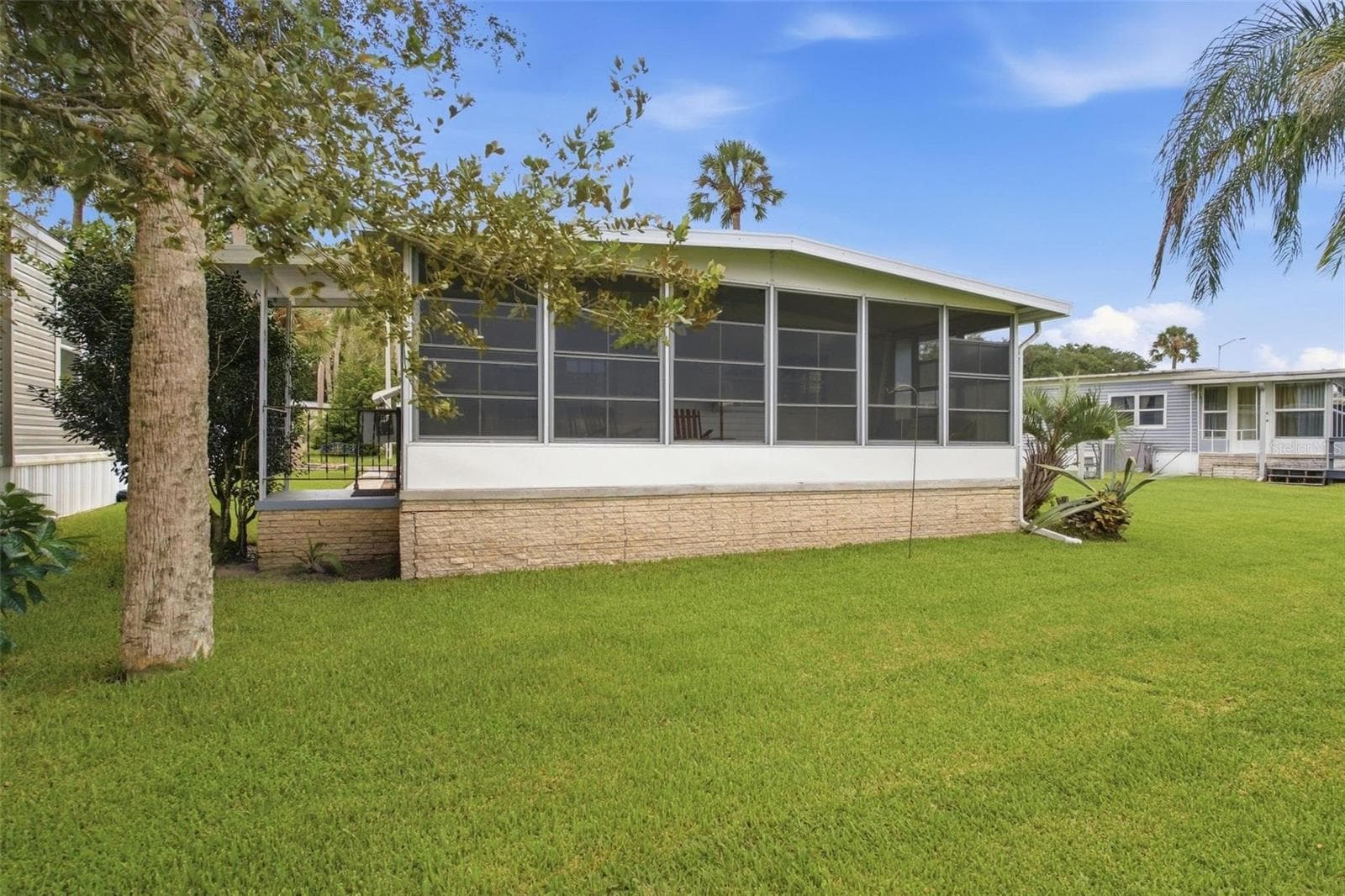 Mobile Home at 33 COCOS PLUMOSA DR, EUSTIS, photo 20 of 49