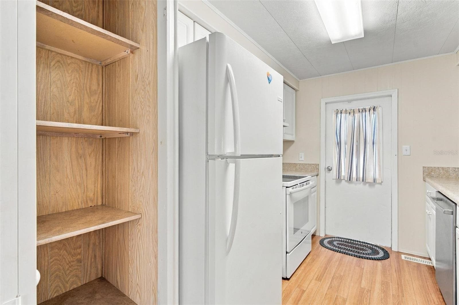 Mobile Home at 33 COCOS PLUMOSA DR, EUSTIS, photo 27 of 49