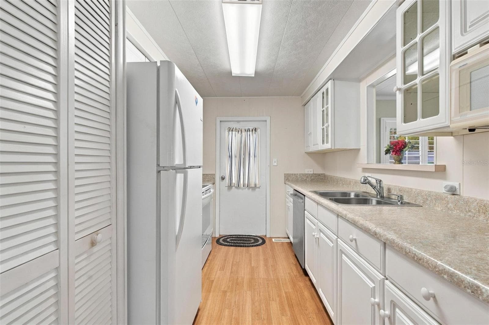 Mobile Home at 33 COCOS PLUMOSA DR, EUSTIS, photo 28 of 49